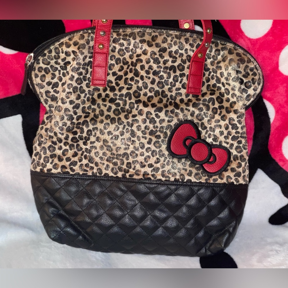 Hello Kitty purse